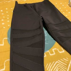 Lululemon mesh leggings size 6